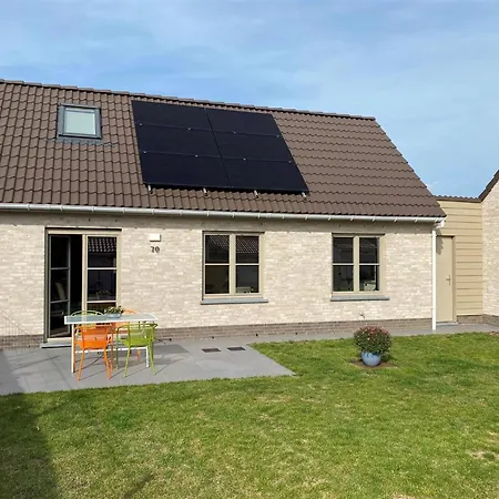 Holiday home Beautiful Polder House Near Koksijde, Cleaning Included